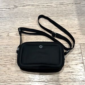 Lululemon Crossbody Camera Bag 2L